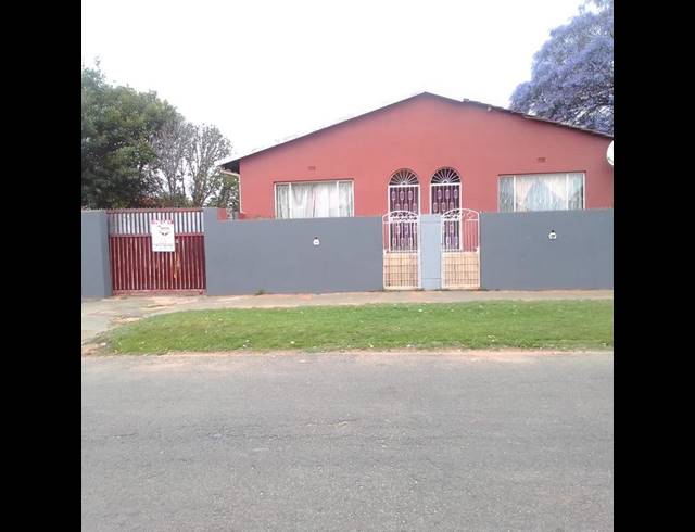 3 BEDROOM PROPERTY TO RENT IN REGENTS PARK